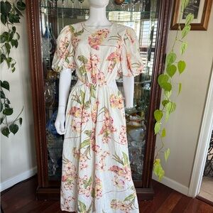 WAYF New Summer Dress Puffer Sleeves , Ivory with flowers.